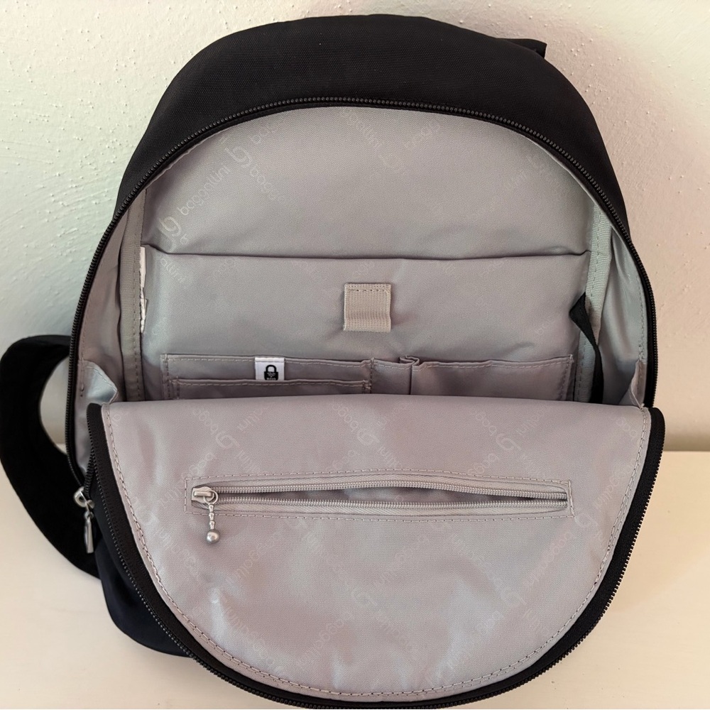 Baggallini Nylon Backpack/Crossbody - Picture 2 of 4